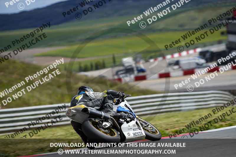 cadwell no limits trackday;cadwell park;cadwell park photographs;cadwell trackday photographs;enduro digital images;event digital images;eventdigitalimages;navarra;no limits trackdays;peter wileman photography;racing digital images;trackday digital images;trackday photos